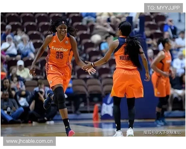 90年代WNBA女子运动装备引发热议 复古风潮有望重燃篮球时尚新风尚