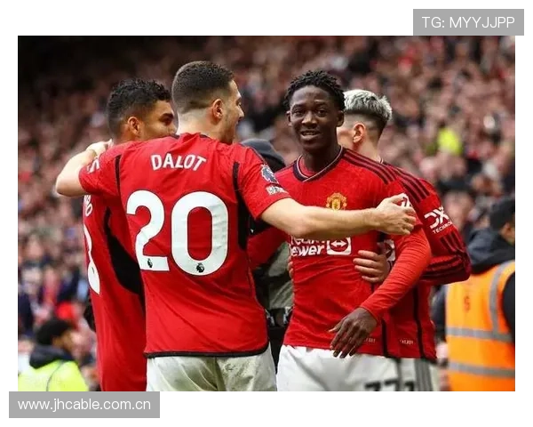 利物浦卫冕英超之路面对曼城与曼联双雄夹击的巨大考验