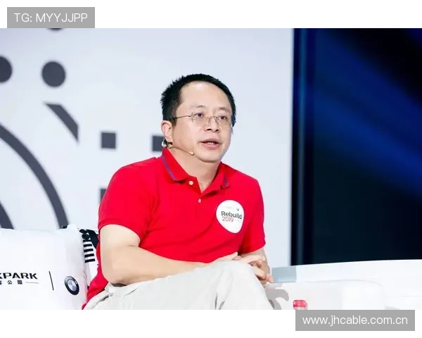 周鸿祎观战苏超常州队首胜 江苏网友创意起名周红1引发热议 周鸿祎观战苏超常州队首胜 江苏网友创意起名周红1引发热议