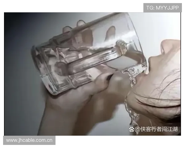 弗莱幽默调侃波特上播客表现失常建议喝水恢复清醒状态