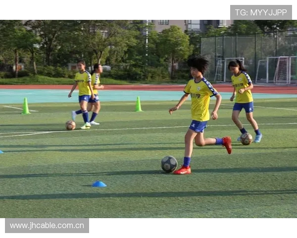 宿迁青年以万里热爱传播苏超精神让世界听见中国足球故事 宿迁青年以万里热爱传播苏超精神让世界听见中国足球故事